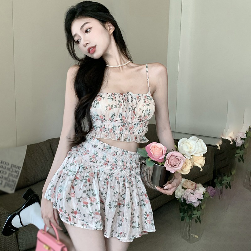 Set Áo Croptop Hoạ Tiết Hoa + Chân Váy Lưng Cao Phong Cách Hàn Quốc