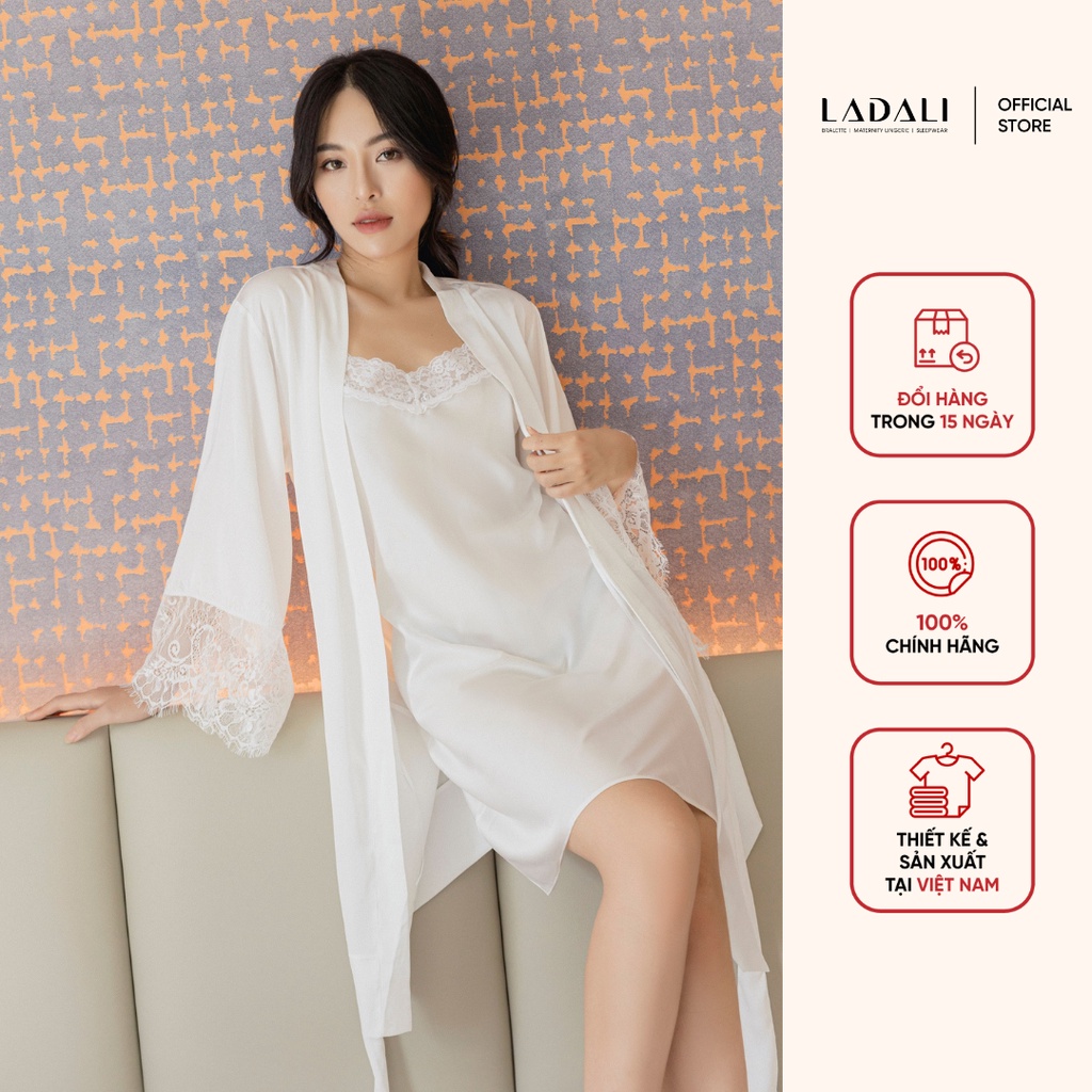 Áo Choàng Ngủ Lụa Cao Cấp Phối Tay Áo Ren Quyến Rũ Màu Trắng Kèm Dây Cột Eo Sang Trọng Hàng Thiết Kế Ladali