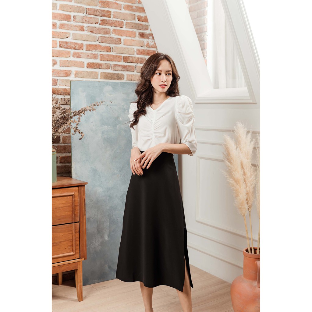 KOKA Design Sơ mi cổ tim nhún tay AC00101