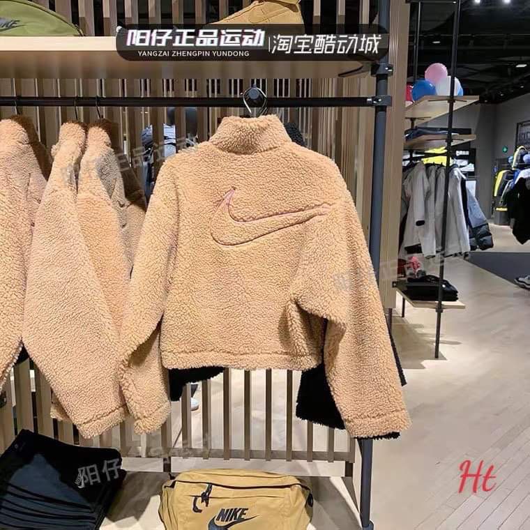 Áo lông rút gấu phẩy 3 màu 3 màu: trắng, nâu, đen Logo thêu siêu sịn sò