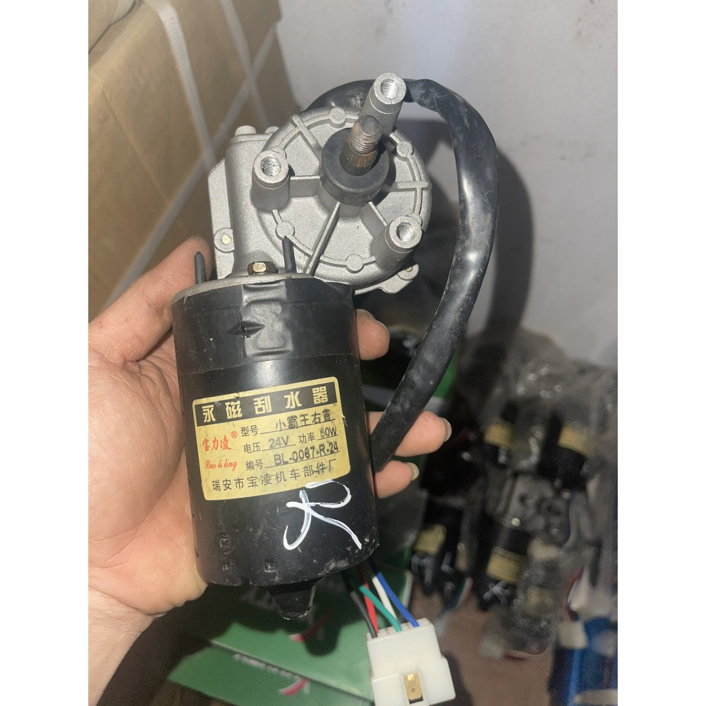 Sản phẩm gia đình làm: combo 10 Củ gạt mưa hàng xịn thông dụng