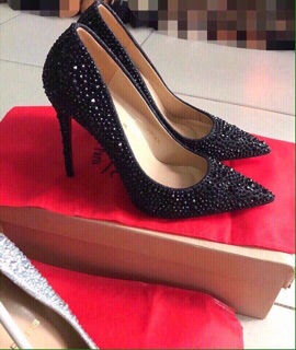 Giầy Louboutinn đính đá fullbox