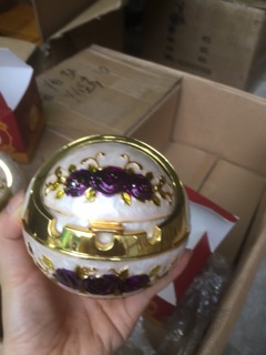 Gạt tàn phong cách hoàng gia ( HỢP KIM-THỦ CÔNG)