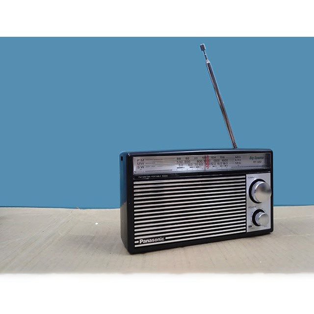 Đài radio chỉnh tay FM, MW, SW Panasonic RF-562DD