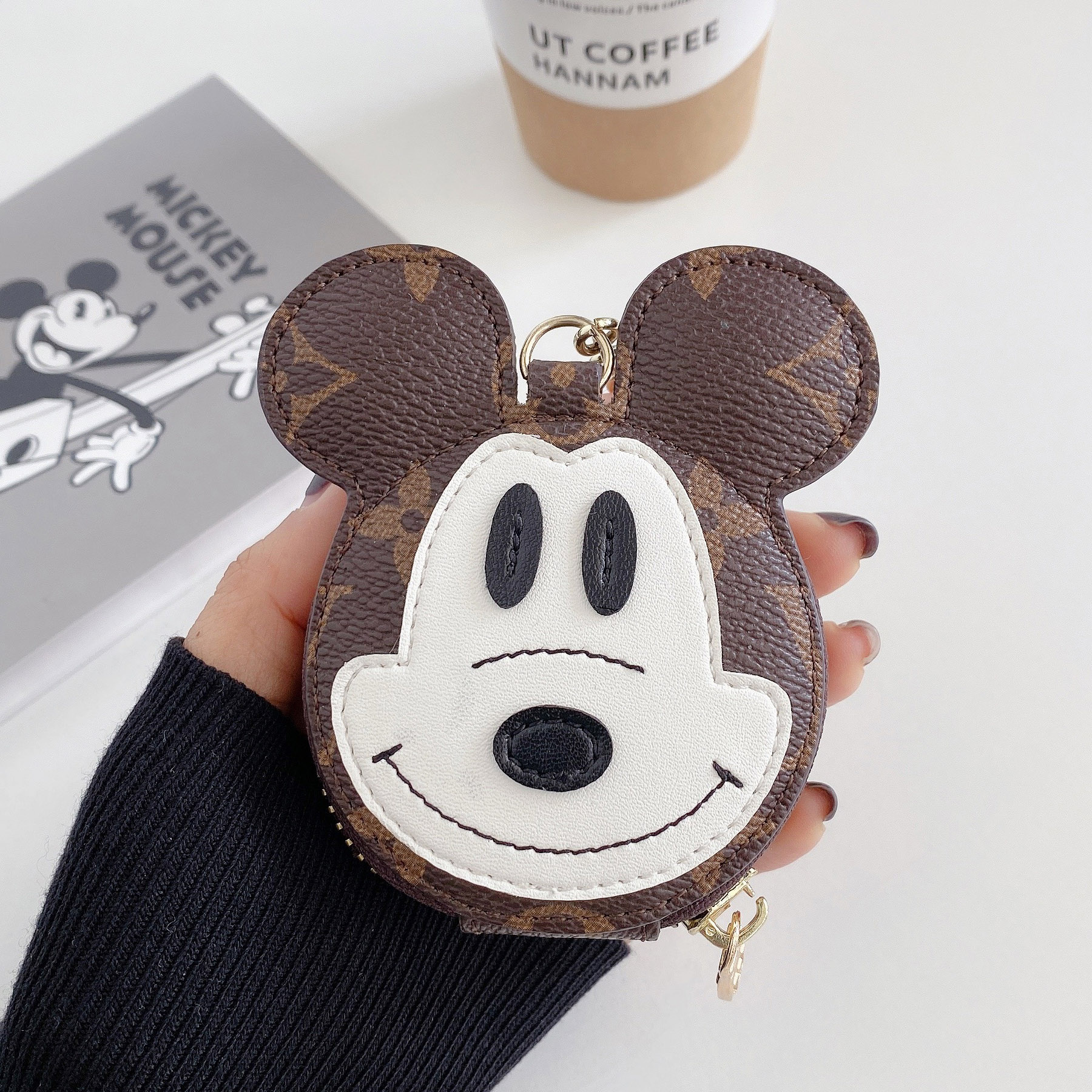 Lv Vỏ Bảo Vệ Hộp Sạc Tai Nghe Airpods 1 / 2 / Pro Bằng Da Pu Hình Mickey Minnie Kèm Móc Khóa