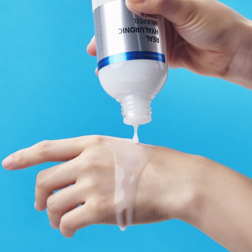 Nước dưỡng WELLAGE Real Hyaluronic Milk Peel Toner 300ml