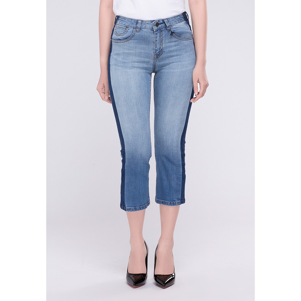 [Mã FASHIONMALLT4 giảm 15% đơn 150k] Quần jeans nữ ống loe A91 JEANS 011 (Xanh nhạt)