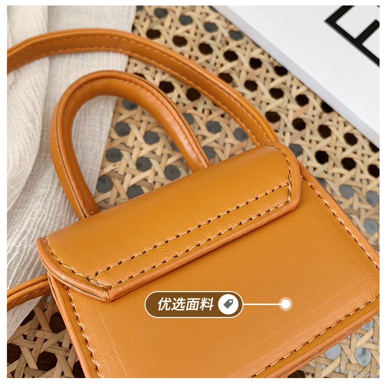 Túi đeo chéo JACQUEMUS kiểu dáng mini độc đáo