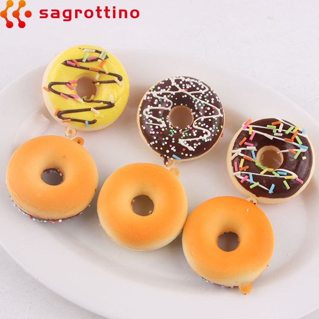 Mô hình bánh donut giả mềm nhiều màu dùng trang trí nhà cửa