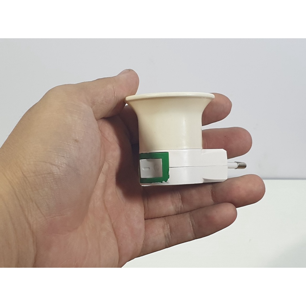 Đuôi Đèn E27 Sang Phích Cắm EU Có Công Tắc Tắt / Mở - Điện gia dụng Hoàng Kim