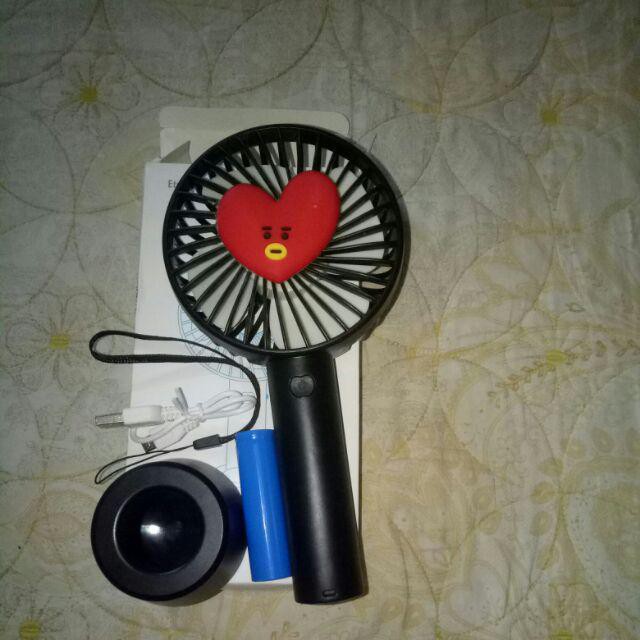Quạt mini cầm tay xinh xắn cho Fan nhóm BTS BT21CHK_T3