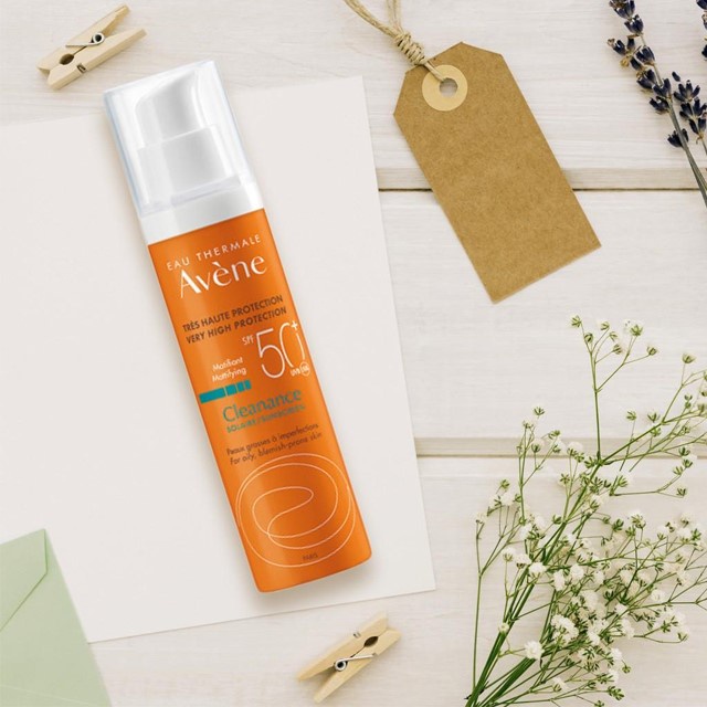 Kem chống nắng Avene Cleanance Solaire SPF 50+ da dầu mụn