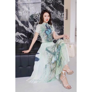 Set áo và chân váy dập ly sang trọng
