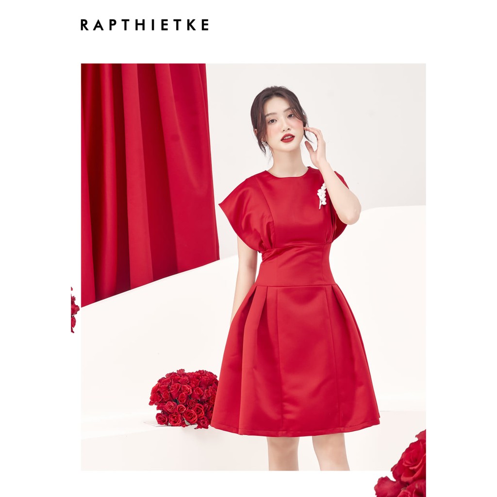 RẬP - Đầm Đỏ Cài Hoa Tay lỡ Tùng Xòe - RED 08