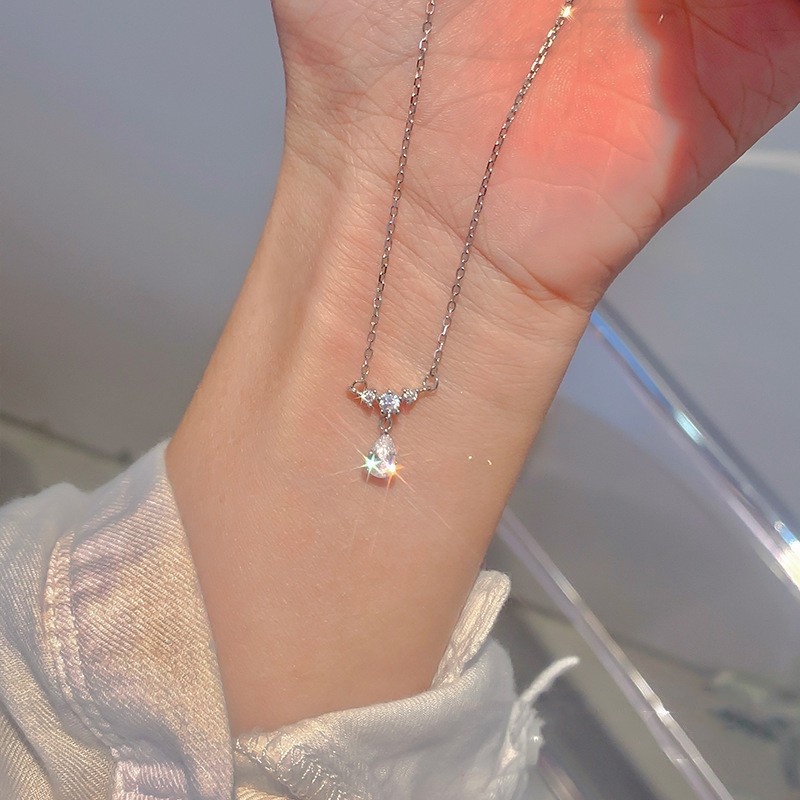 Vòng cổ Đính Đá Zircon Hình Giọt Nước Thanh Lịch Cho Nữ