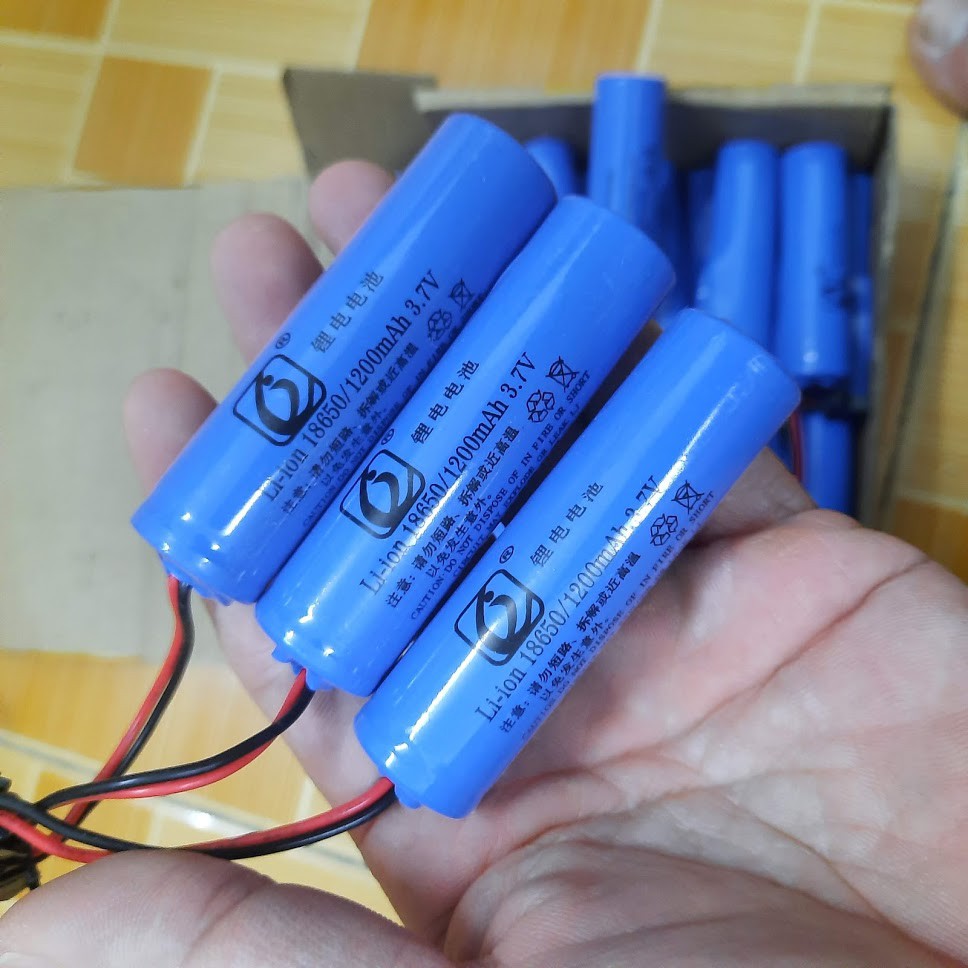 Pin sạc 3.7v 18650 1200mah cho xe mô hình điều khiển