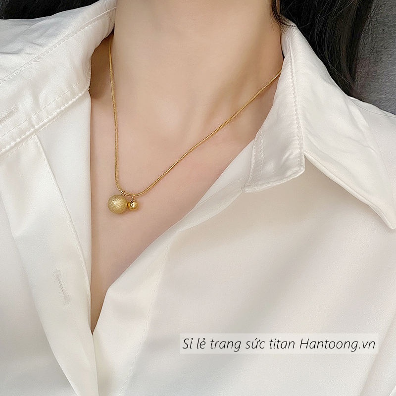 Vòng cổ nữ chất liệu titan mặt dây thiết kế hình bi tròn phun cát lấp lánh thời trang thanh lịch
