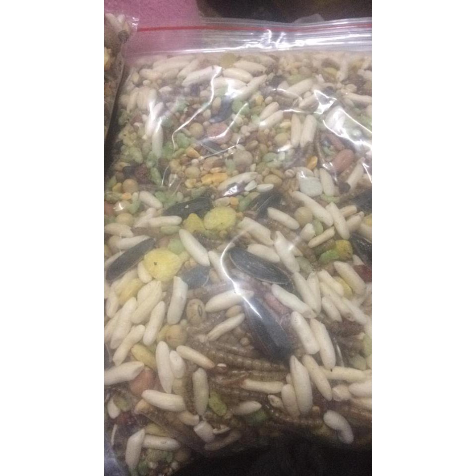 Thức ăn trộn cao cấp có sâu và kì tử cho hamster