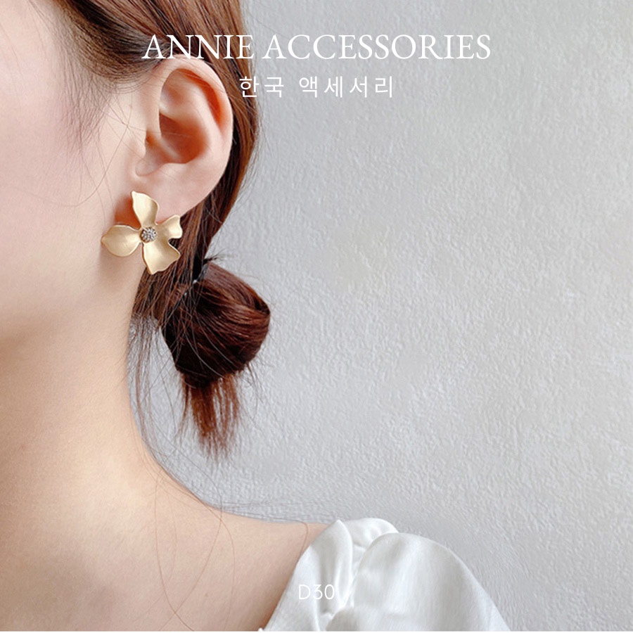 Bông tai hoa sứ mạ vàng phong cách cổ điển ANNIE - D30