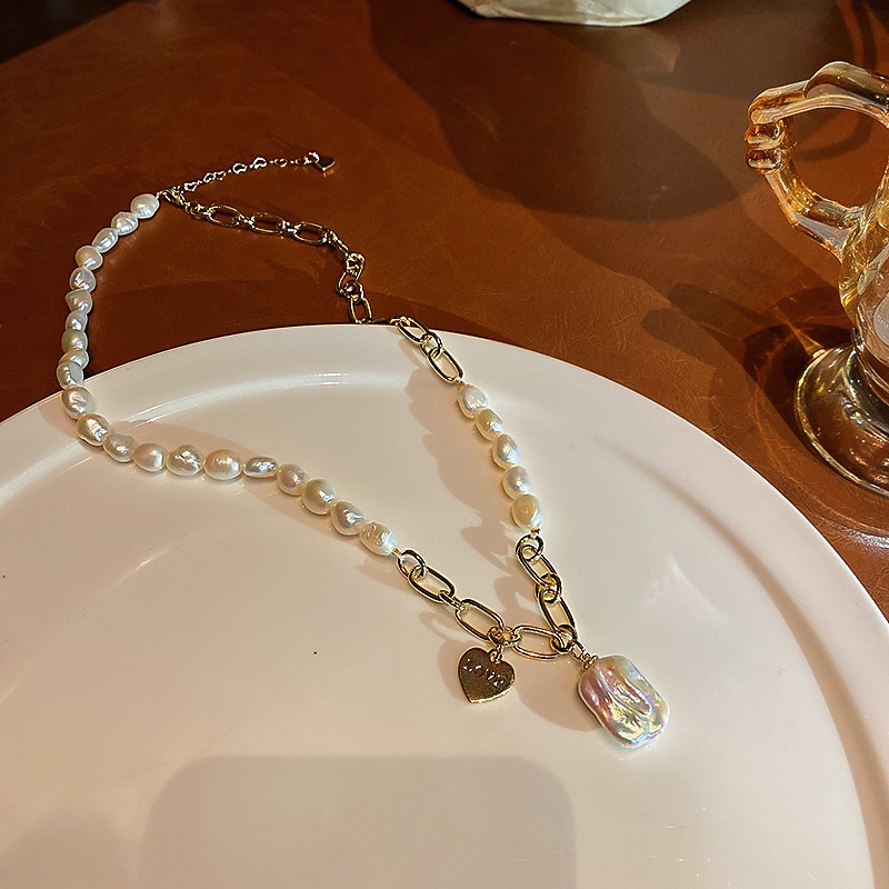 Vòng cổ Ngọc Trai Hình Vuông Khắc Chữ Love Thời Trang