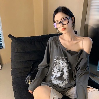 Áo thun hở vai tay dài in hình