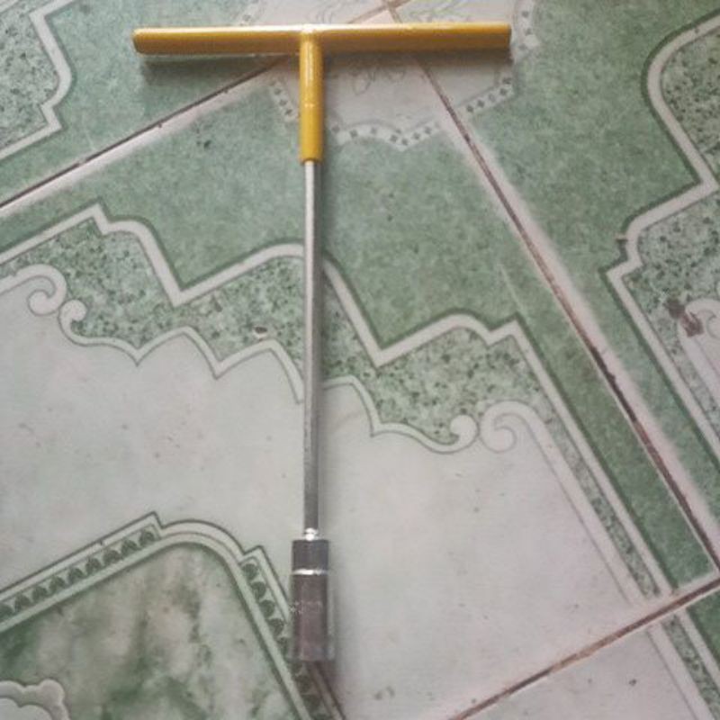 xiết vặn ốc T13