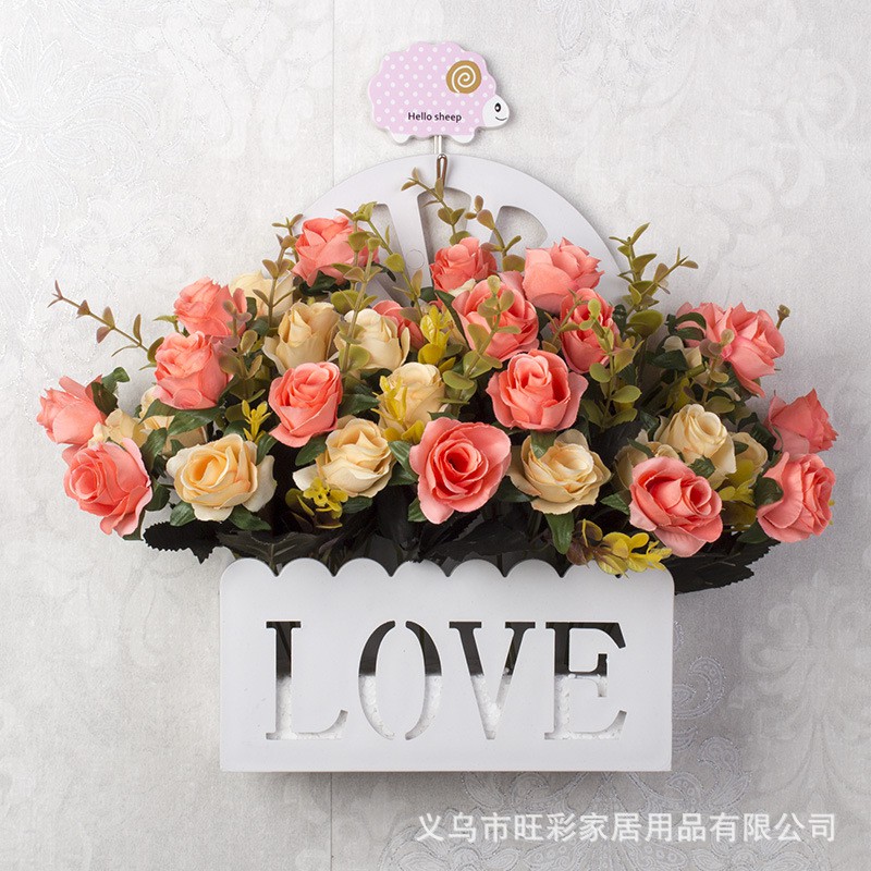 Kệ treo từờng trưng hoa giả hình chữ LOVE