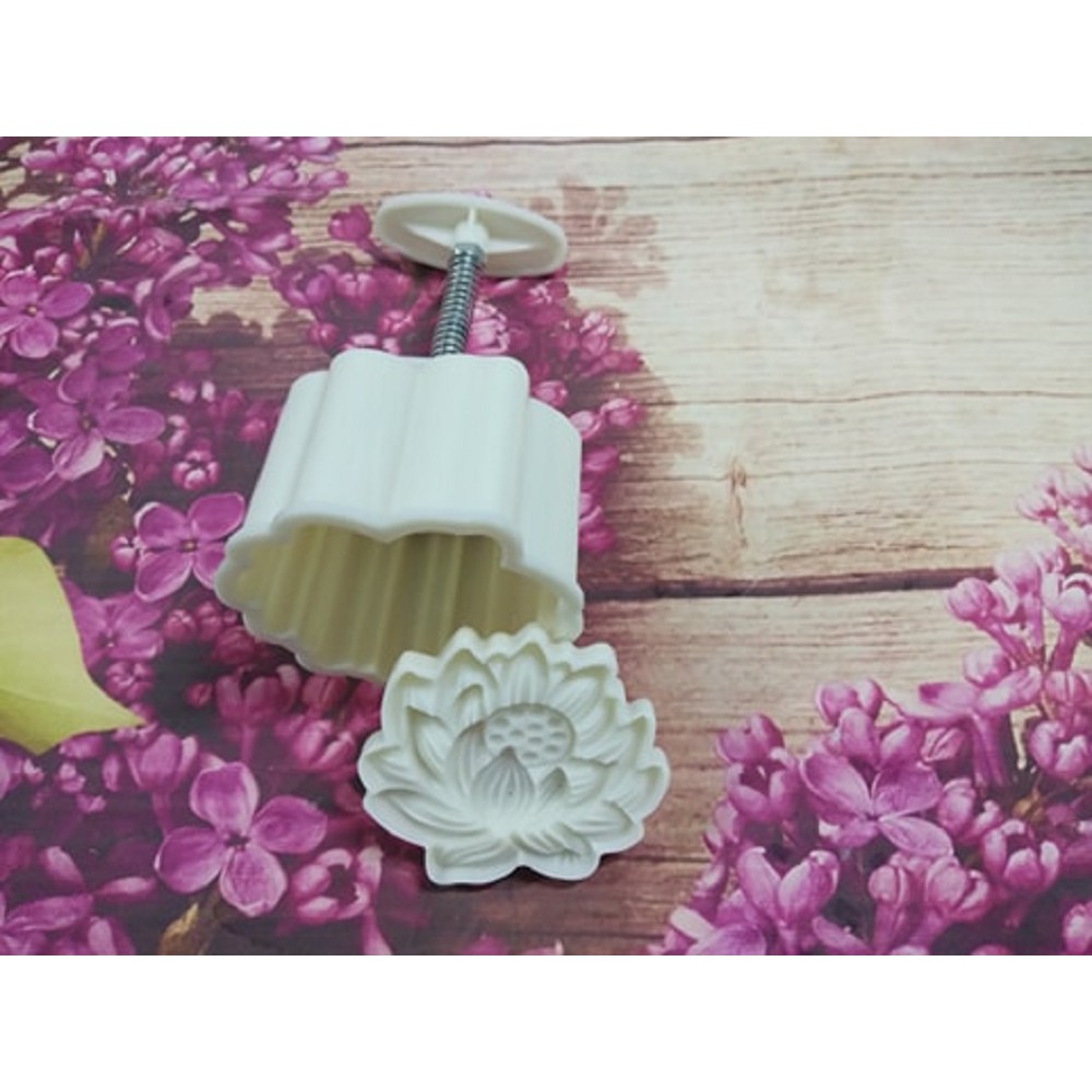 KHUÔN BÁNH TRUNG THU LÒ XO 150 GRAM HÌNH HOA SEN