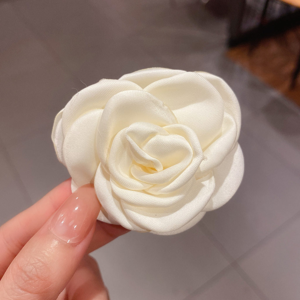 2021 New Beige Camellia Hairpin French Hair Band Fragrant Wind Rose Fresh Fairy Bride Hair Accessories Hairpin