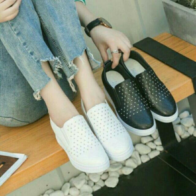 Giày minh vân độn đế khoảng 5p đi tôn dáng nữ tính đẹp lém a. Địa chỉ :kim sơn. Gia lâm