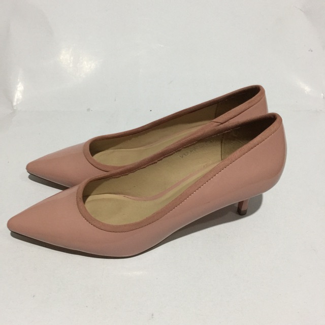 Size 37. Mới 95%. Chính hãng VASCARA. GIÀY BÍT MŨI cao 5F XẢ KHO