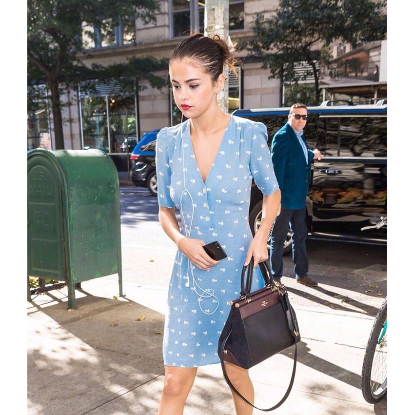 Đầm Zara chiffon mềm yêu thích của Selena Gomez DH10OMG4N8