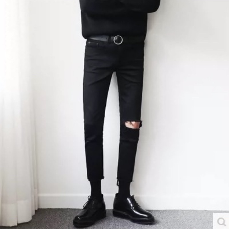 QUẦN JEANS ĐEN SKINY RÁCH GỐI