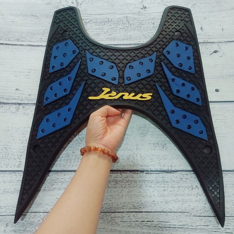 Thảm lót chân xe Yamaha Janus, thảm để chân cao su cho xe Janus loại dày đẹp