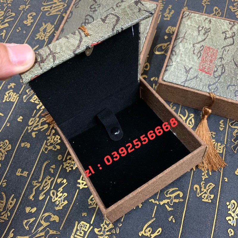 Hộp Gấm Thư Pháp Loại 1 Đựng Vòng Tay Trang Sức Phong Thuỷ