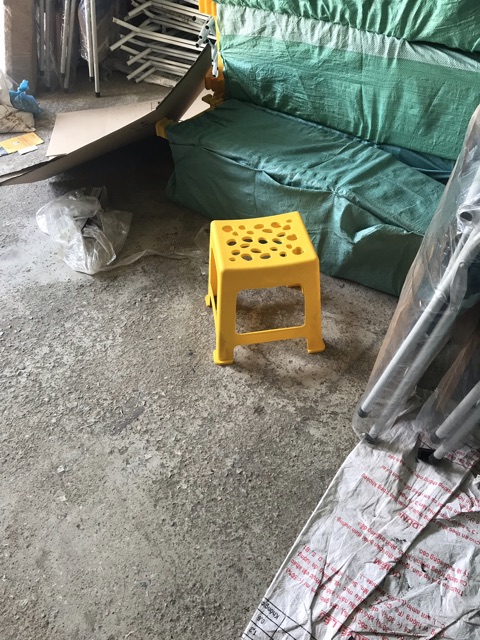 Ghế nhựa trà chanh