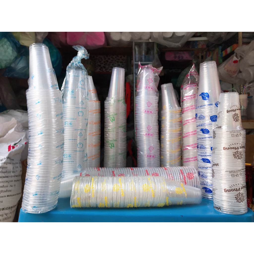 Ly nhựa 650ml, ly đựng nước cam, nước ép, sinh tố có nắp (1 cây 50 cái) - Có nắp