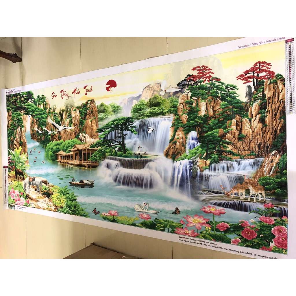 Tranh Đính Đá PHONG CẢNH LƯU THỦY HỮU TÌNH. Kích Thước: 1m2 x 59cm - 1m5 x 75cm - 2m x 95cm