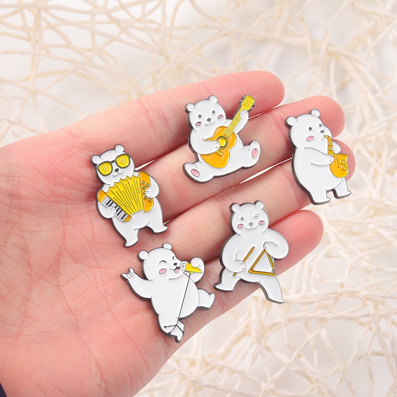 Ghim cài áo Qihe Jewelry tráng men hoạt hình gấu trắng và nhạc cụ đáng yêu có thể trang trí balo