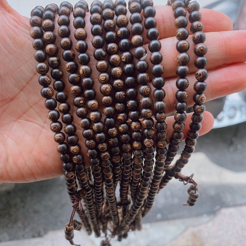 Chuỗi vòng tay Trầm Hương sánh chìm 108 hạt hàng đẹp