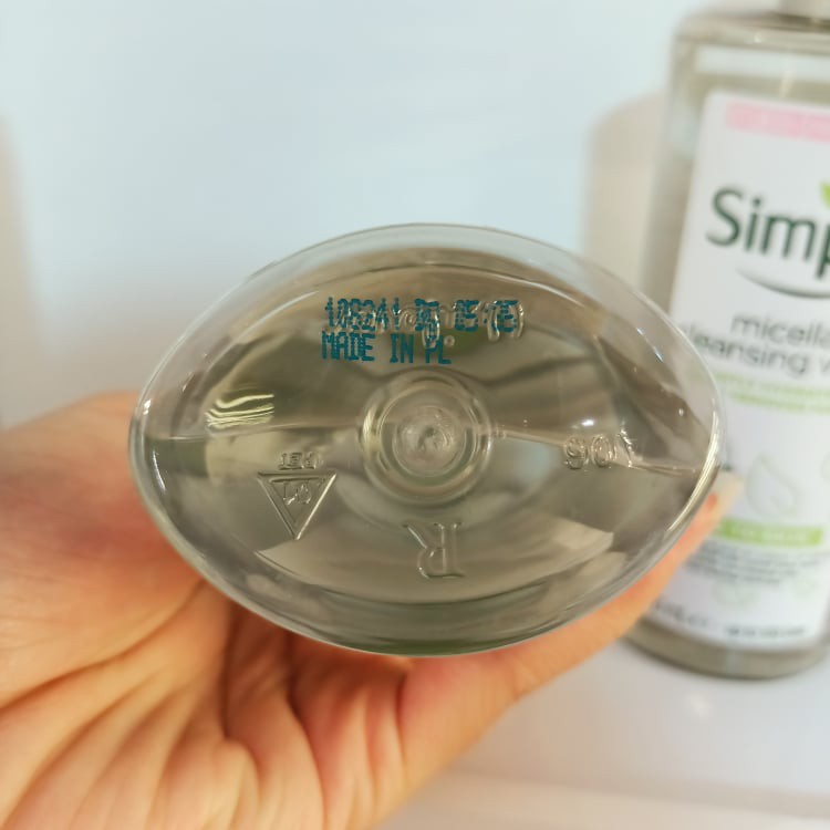 Nước Tẩy Trang Simple Dành Cho Da Nhạy Cảm 200ml Kind To Skin Micellar Cleansing Water