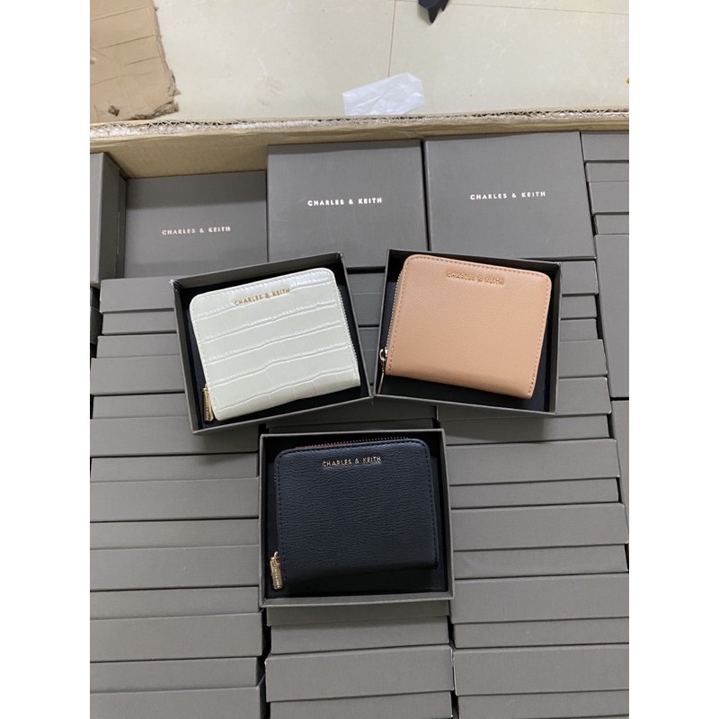 Ví ngăn nhiều ngăn dáng vuông