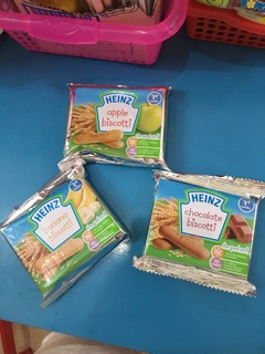 Bánh ăn dặm heinz.