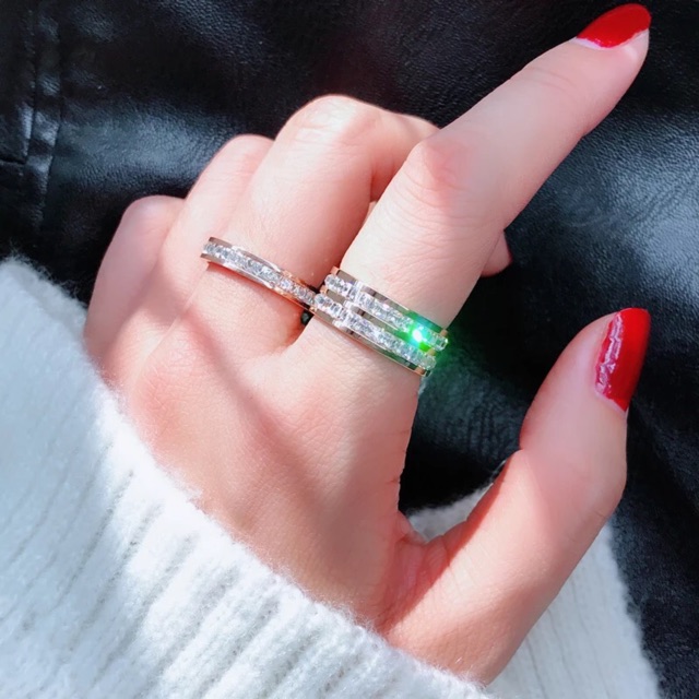 Nhẫn Titan Ko ĐEn 2 Hàng Xoàn Full Đá NT072