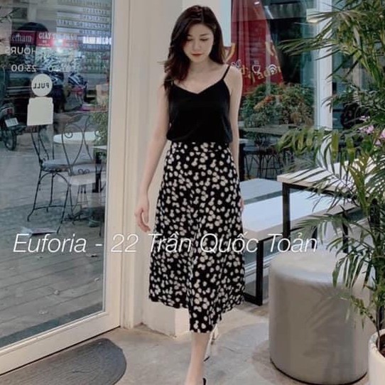 Chân váy xòe nữ dáng dài họa tiết hoa cúc hot trend chất voan lụa cạp chun co giãn tốt | BigBuy360 - bigbuy360.vn