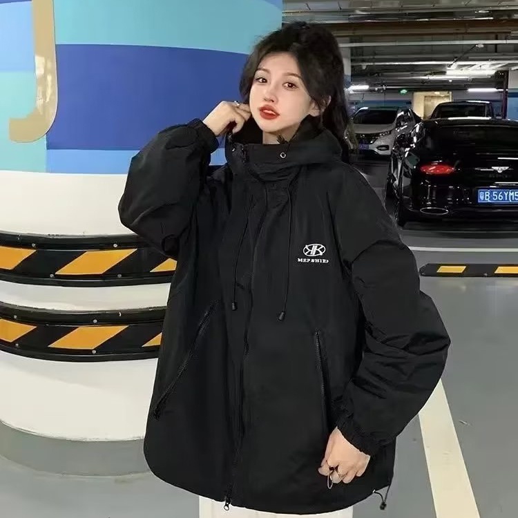 Áo khoác IELGY tay dài dáng rộng có nón phối khóa kéo cá tính cho nữ