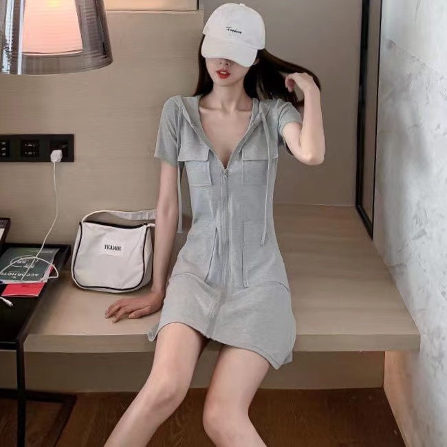 Đầm Ngắn Có Mũ Trùm Đầu Nhẹ Nhàng Phong Cách Thể Thao Sang Trọng Dành Cho Bạn đầm Nữ LYQ-05
