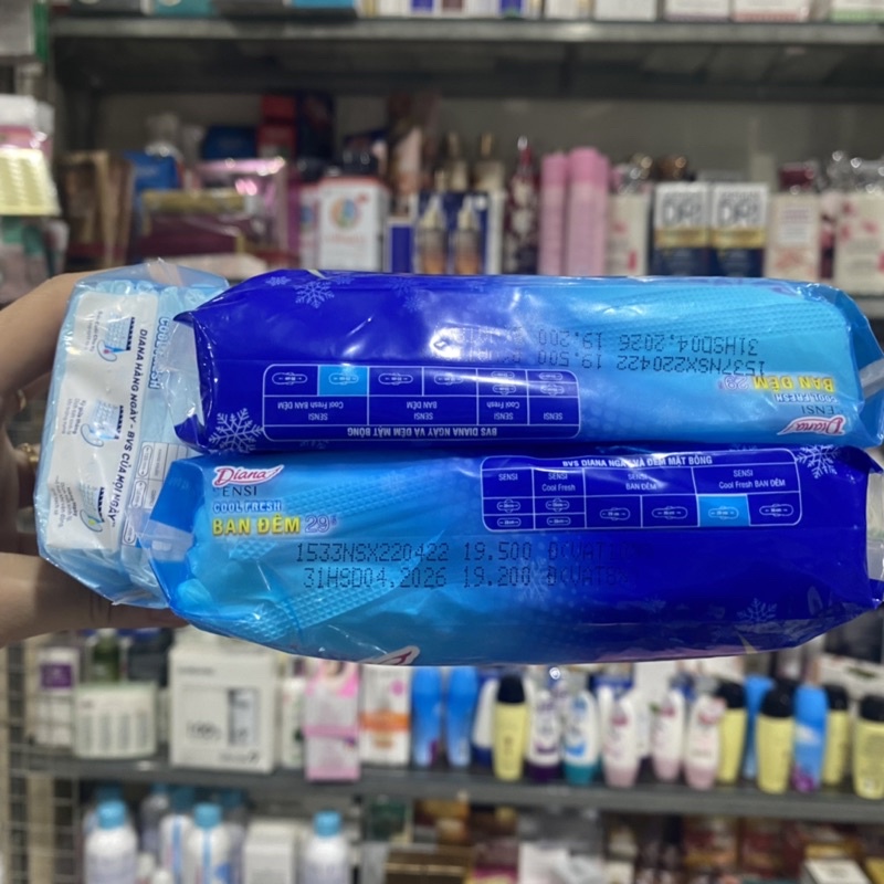 Băng vệ sinh Diana Sensi Cool Fresh ban đêm - có cánh 4 miếng 29cm