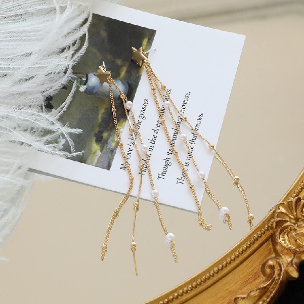 Khuyên tai tua rua dài phong cách Hàn Quốc