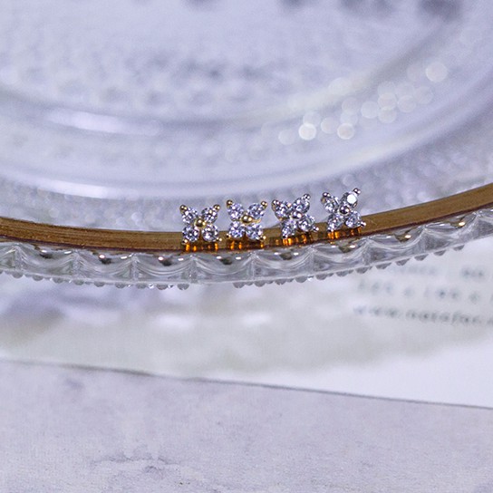 Bông Tai Mạ Bạc 925 Hình Hoa Đính Đá zircon Xinh Xắn Cho Nữ